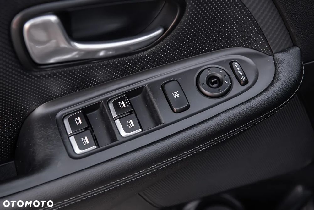 Kia Carens 1.7 CRDi 115 Fifa World Cup Edition - 17