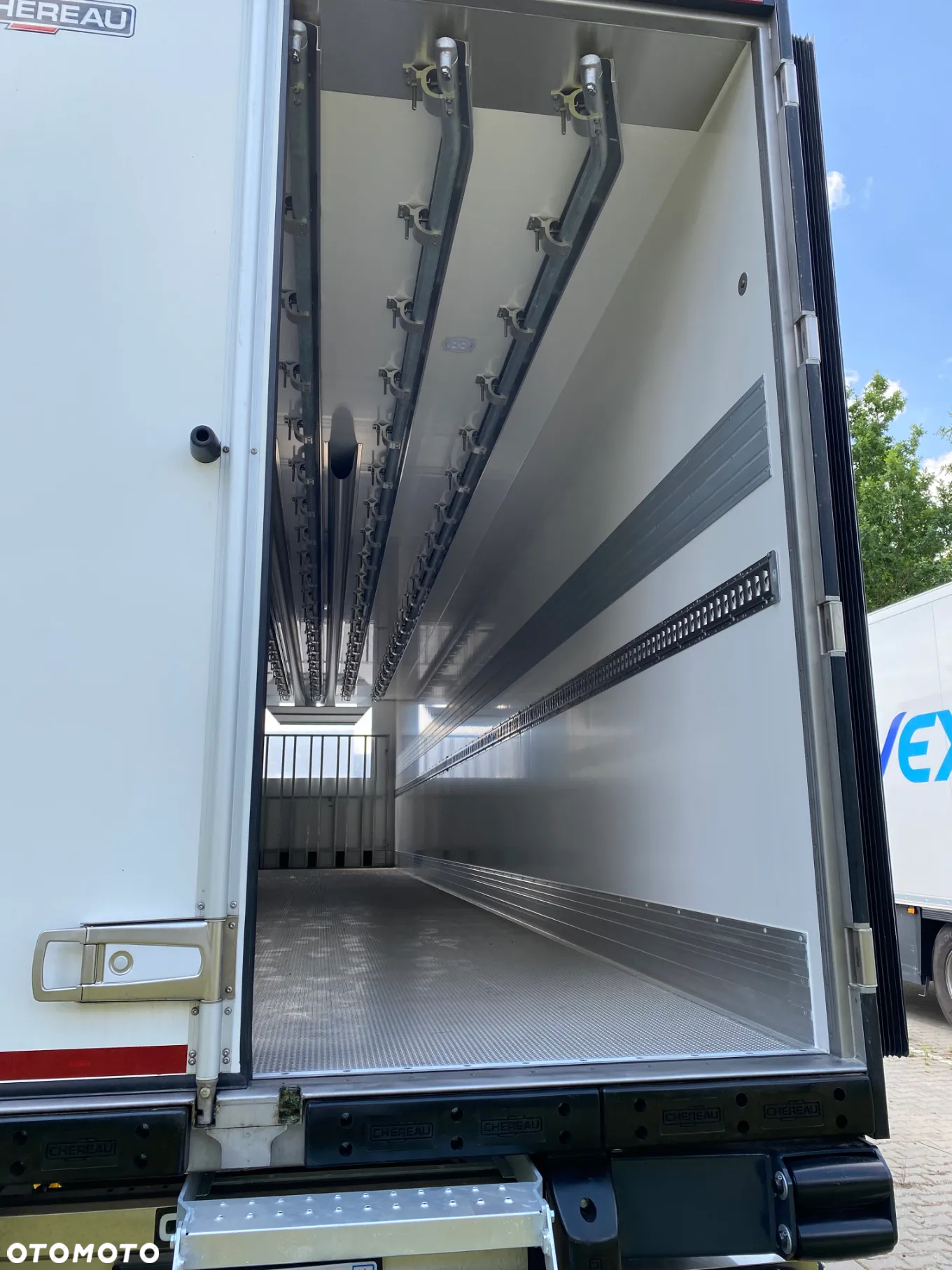 Chereau DO PRZEWOZU MIĘSA HAKOWA - 17