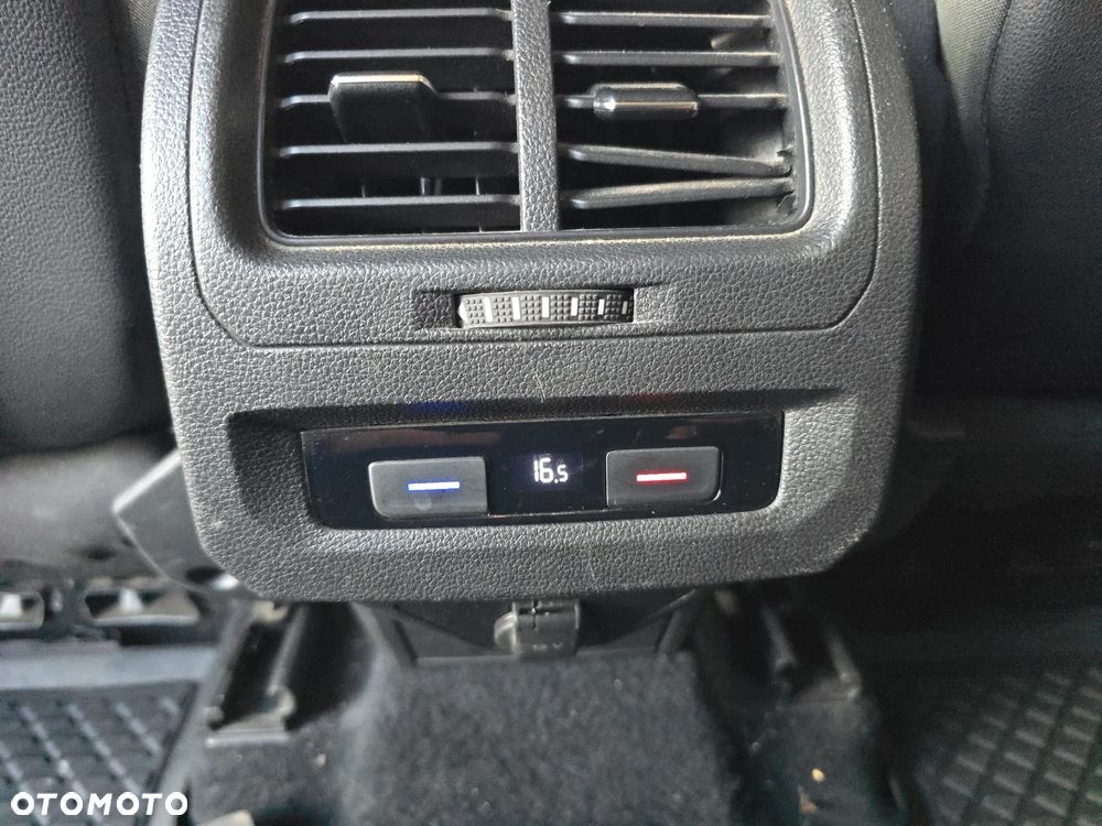 Volkswagen Touran - 13