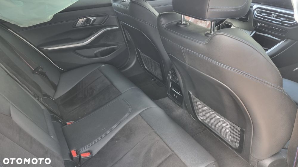 BMW Seria 3 320d M Sport Shadow - 30