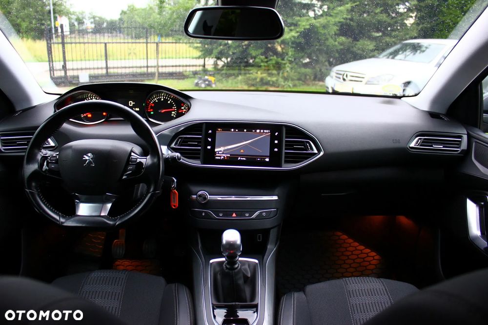 Peugeot 308 BlueHDi FAP 130 Stop & Start Allure - 33