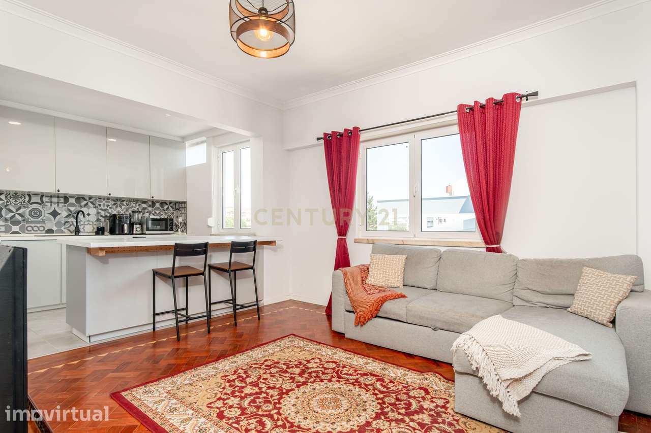 Apartamento T2 com 2 WC's e Varanda Ampla – Totalmente Renovado – Bura - Grande imagem: 4/30