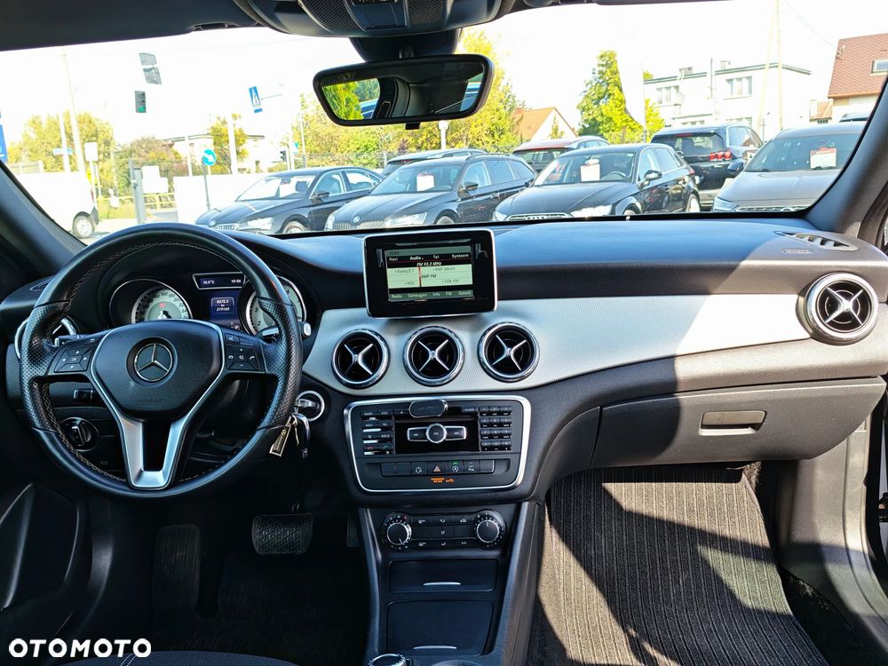 Mercedes-Benz GLA - 15
