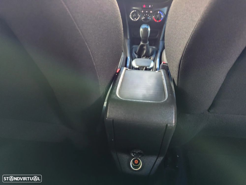 Peugeot 2008 1.6 BlueHDi Style - 44