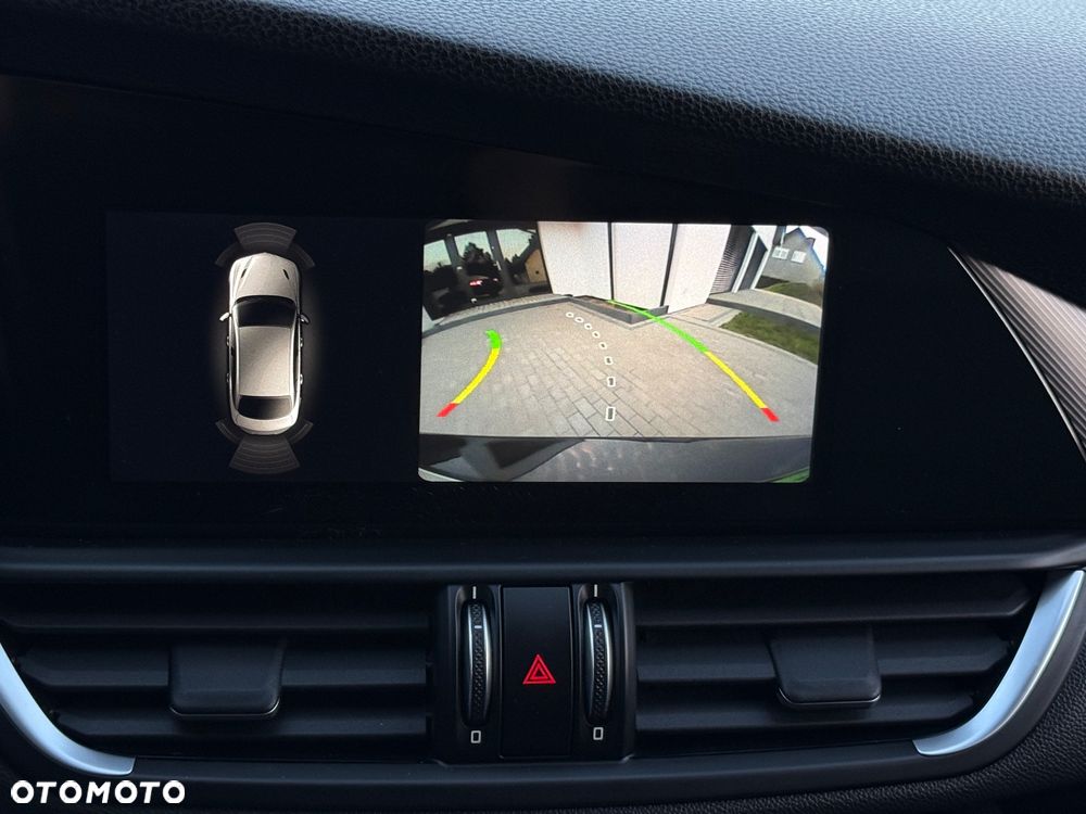 Alfa Romeo Giulia 2.0 Turbo 16V AT8-Q4 Veloce Ti - 13
