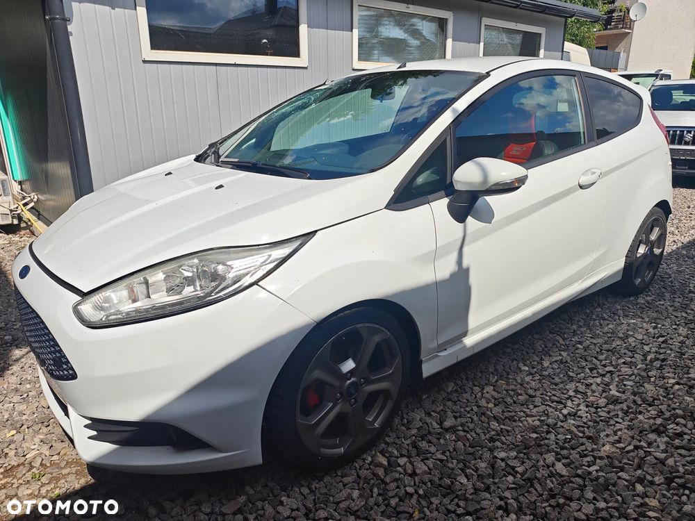 Ford Fiesta 1.6 EcoBoost ST - 4