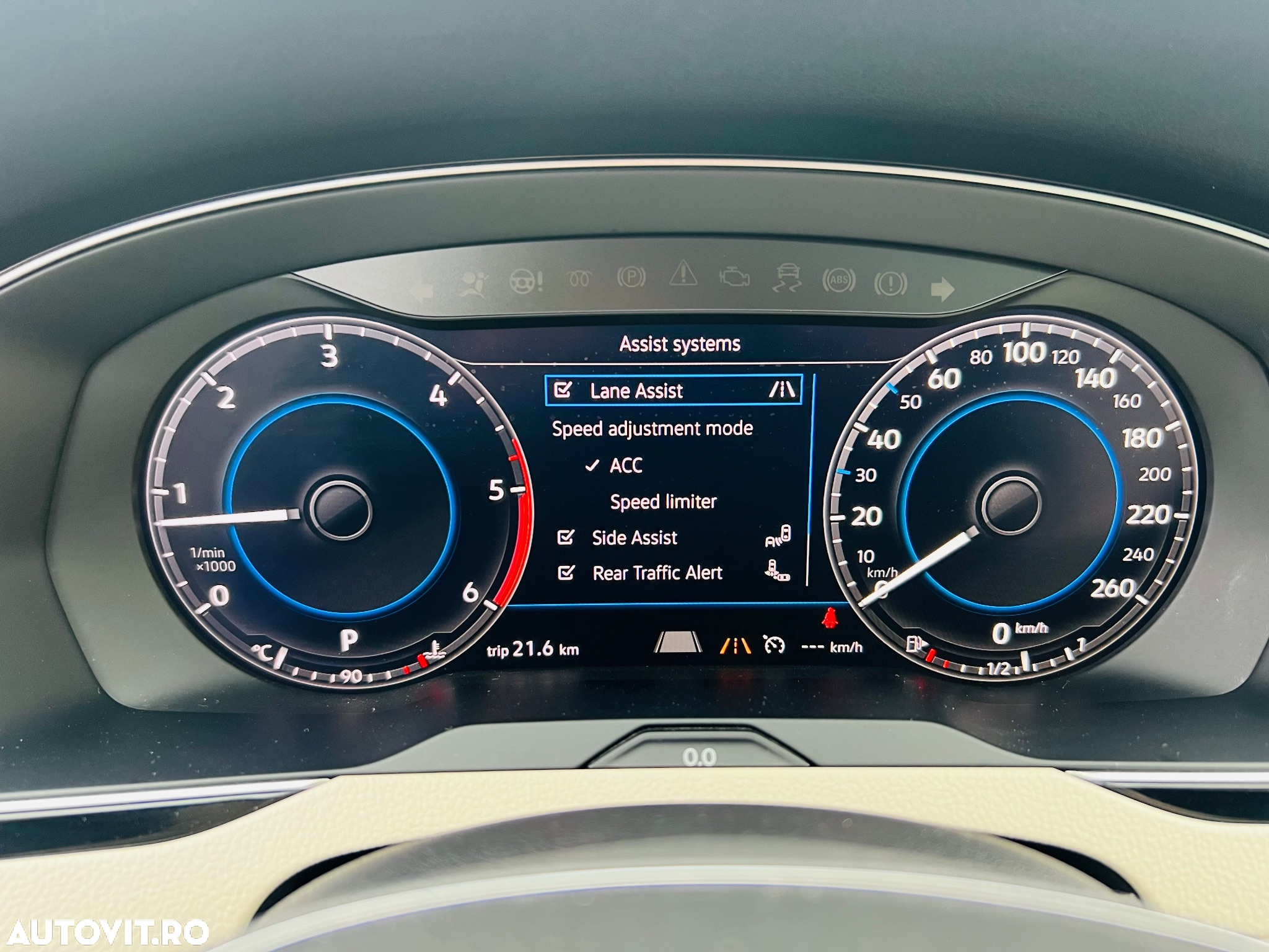 Volkswagen Passat Variant 2.0 TDI DSG (BlueMotion Technology) Highline - 29