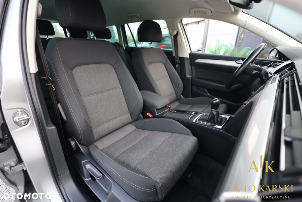 Volkswagen Passat Variant - 35