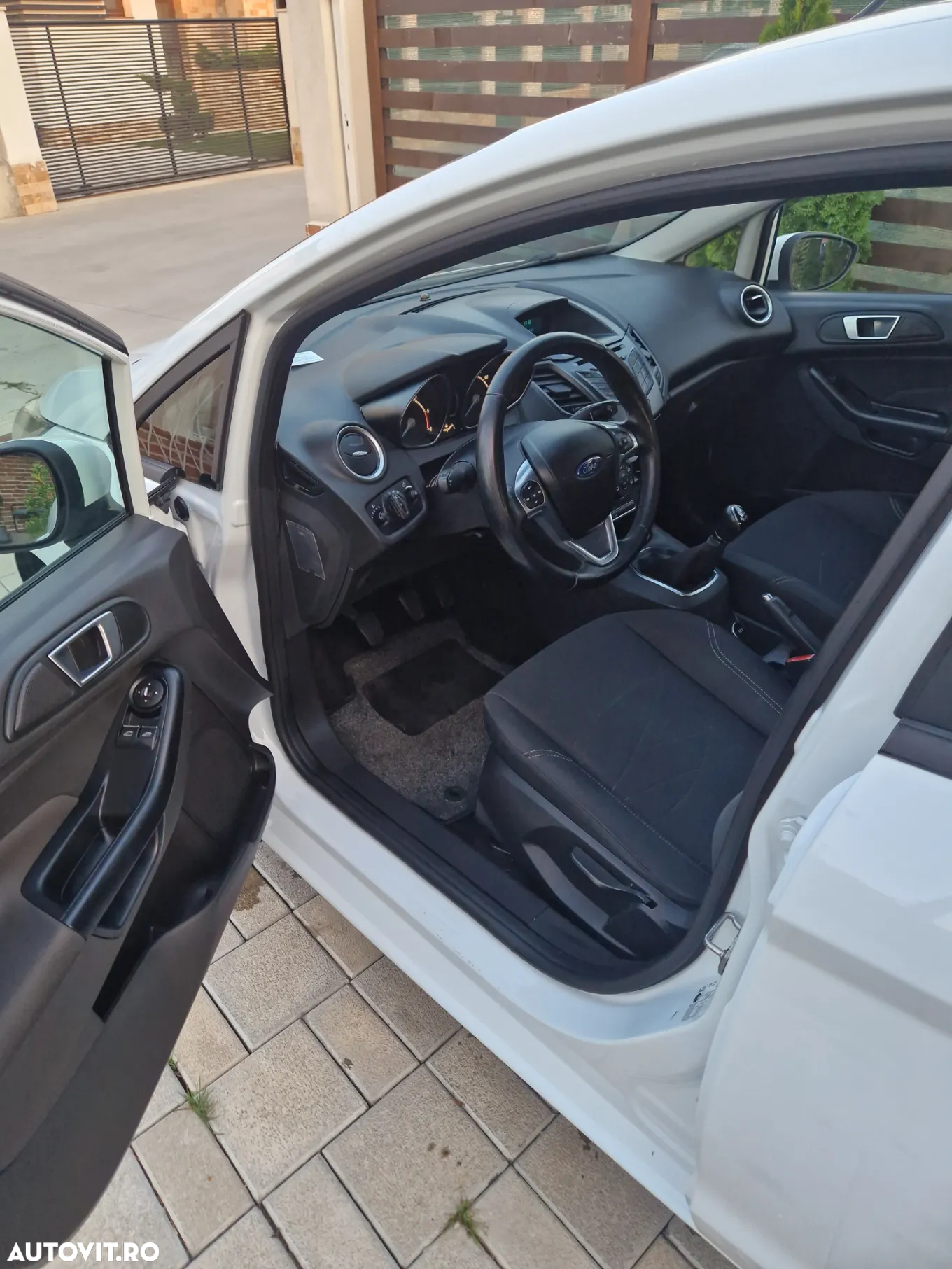 Ford Fiesta 1.6 TDCi DPF Trend - 8