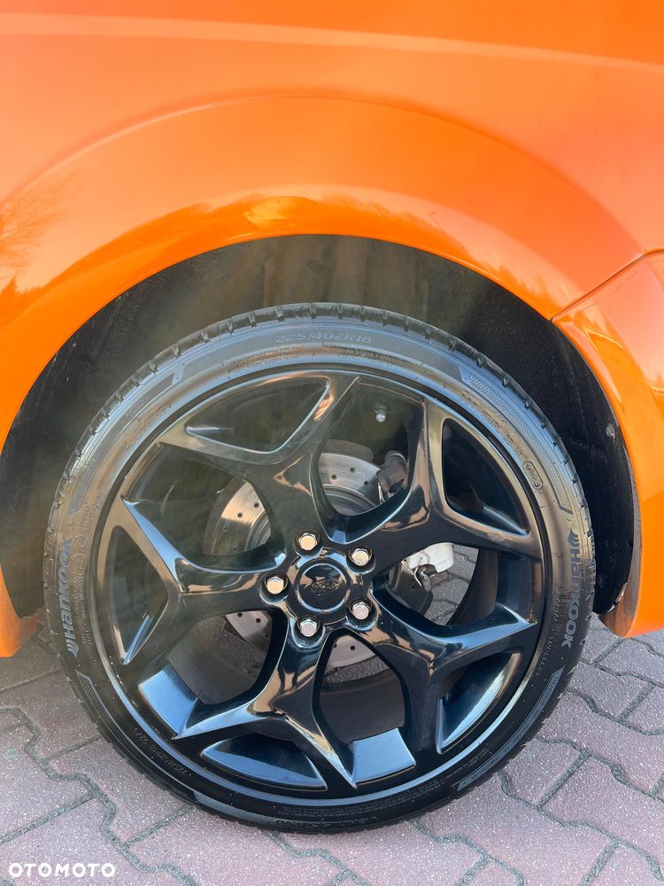 Ford Focus 2.5 ST - 11