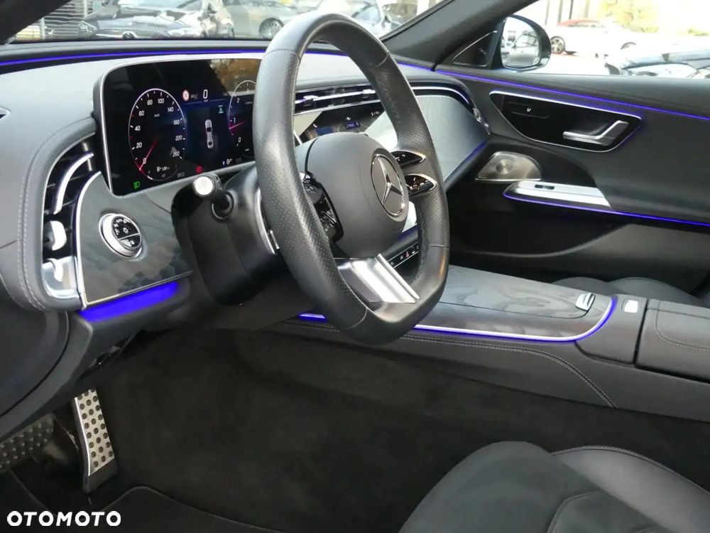 Mercedes-Benz Klasa E 220 d mHEV 4-Matic AMG 9G-Tronic - 9