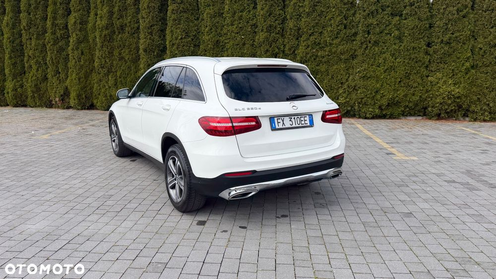Mercedes-Benz GLC 220 d 4Matic 9G-TRONIC Exclusive - 4