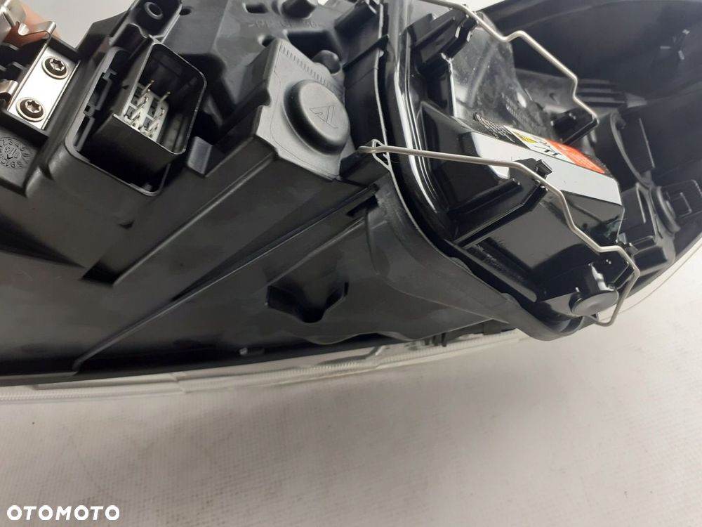 Lampa prawa Volvo C70 II ksenon 10-13 r. 32206149 - 7