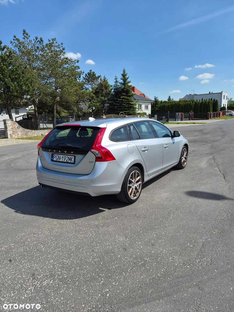 Volvo V60 D2 Drive-E Dynamic Edition (Kinetic) - 5