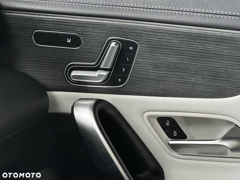 Mercedes-Benz CLA 250 4-Matic AMG Line 7G-DCT - 20