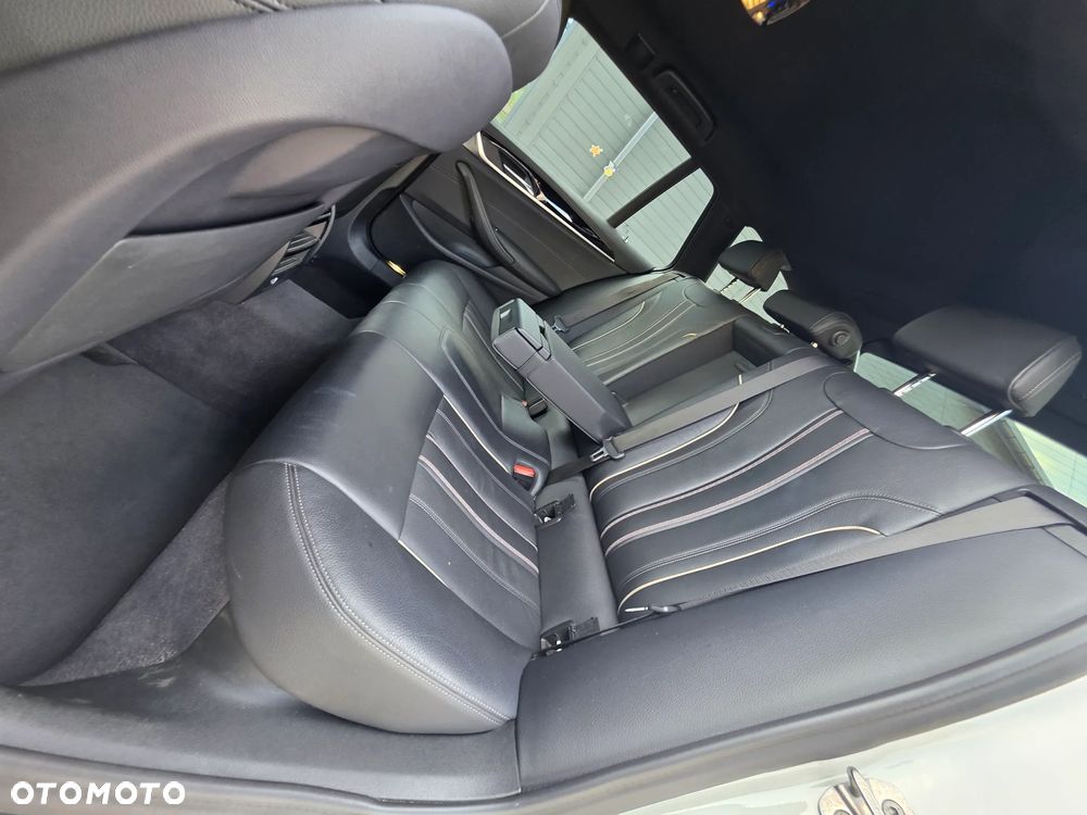 BMW Seria 5 530i xDrive Sport Line - 10