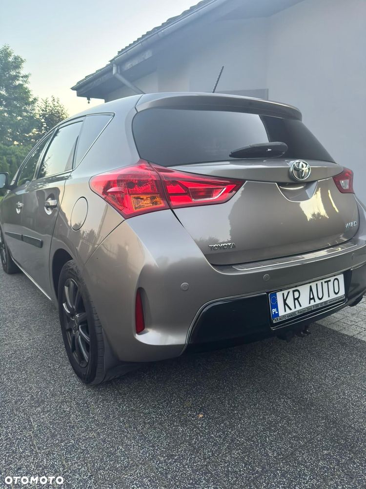 Toyota Auris 2.0 D-4D Prestige - 29