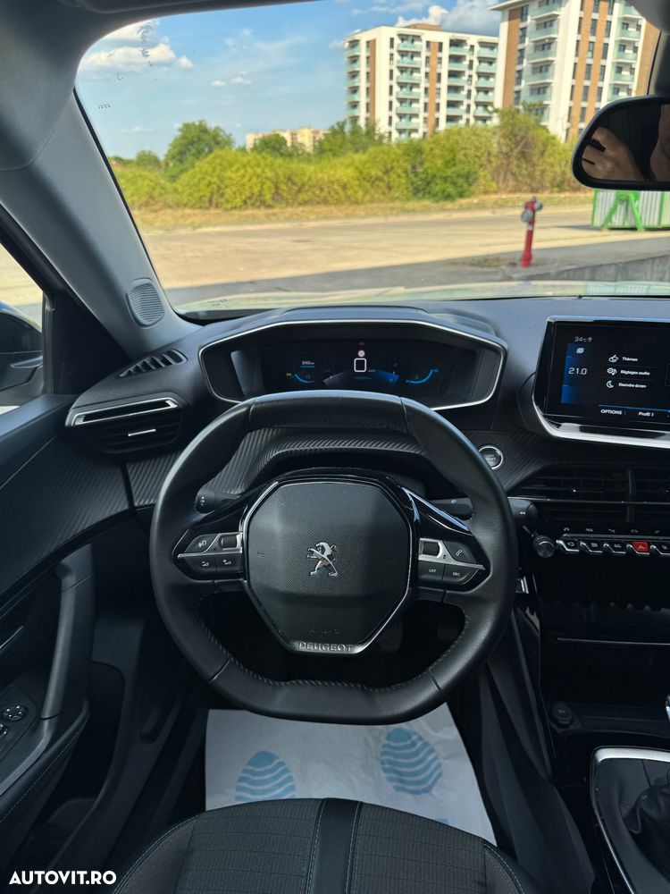 Peugeot 2008 PureTech 130 GT Pack - 28