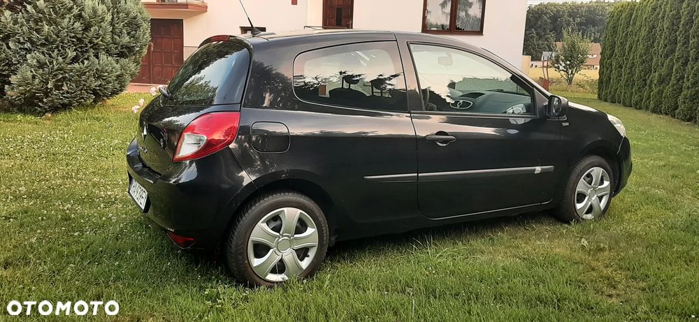 Renault Clio - 15
