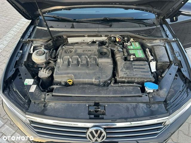Volkswagen Passat 2.0 TDI SCR DSG Comfortline - 19