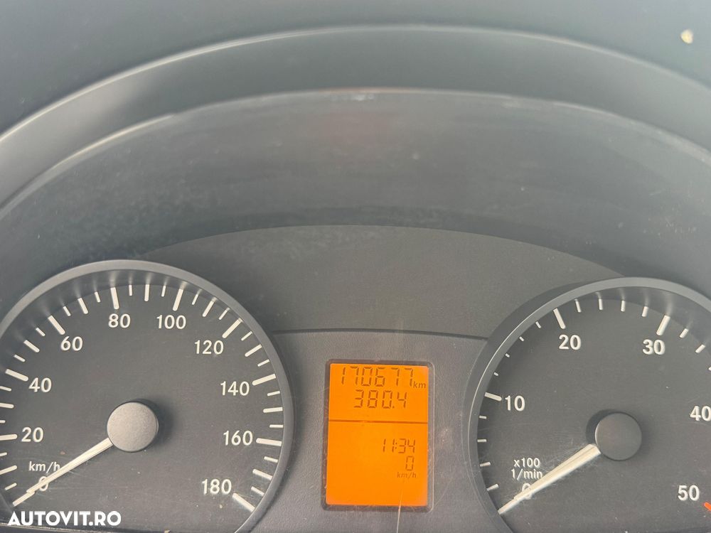 Mercedes-Benz Sprinter - 5