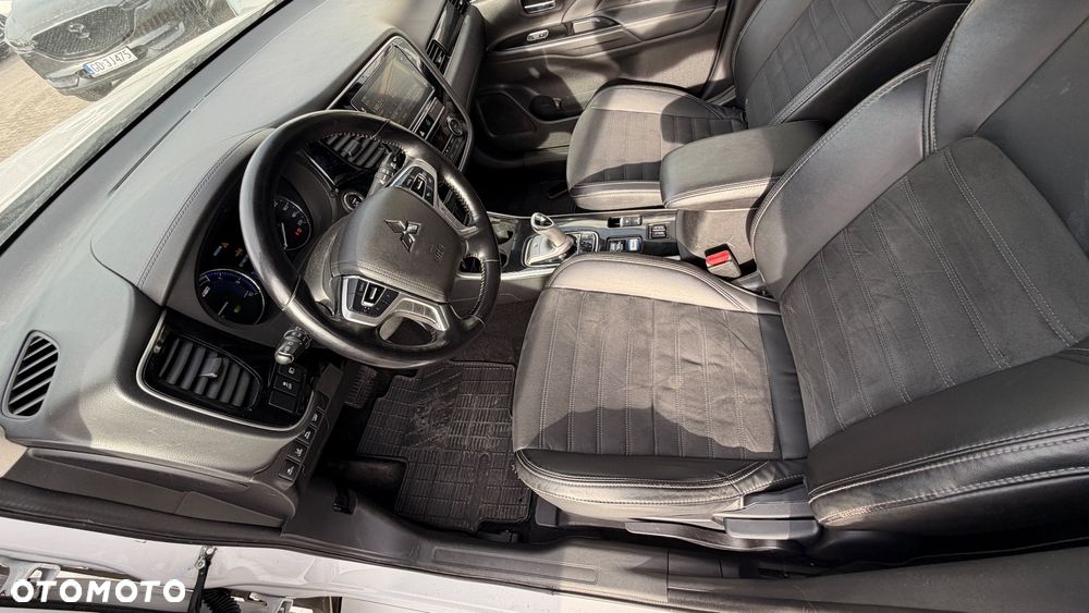 Mitsubishi Outlander - 6