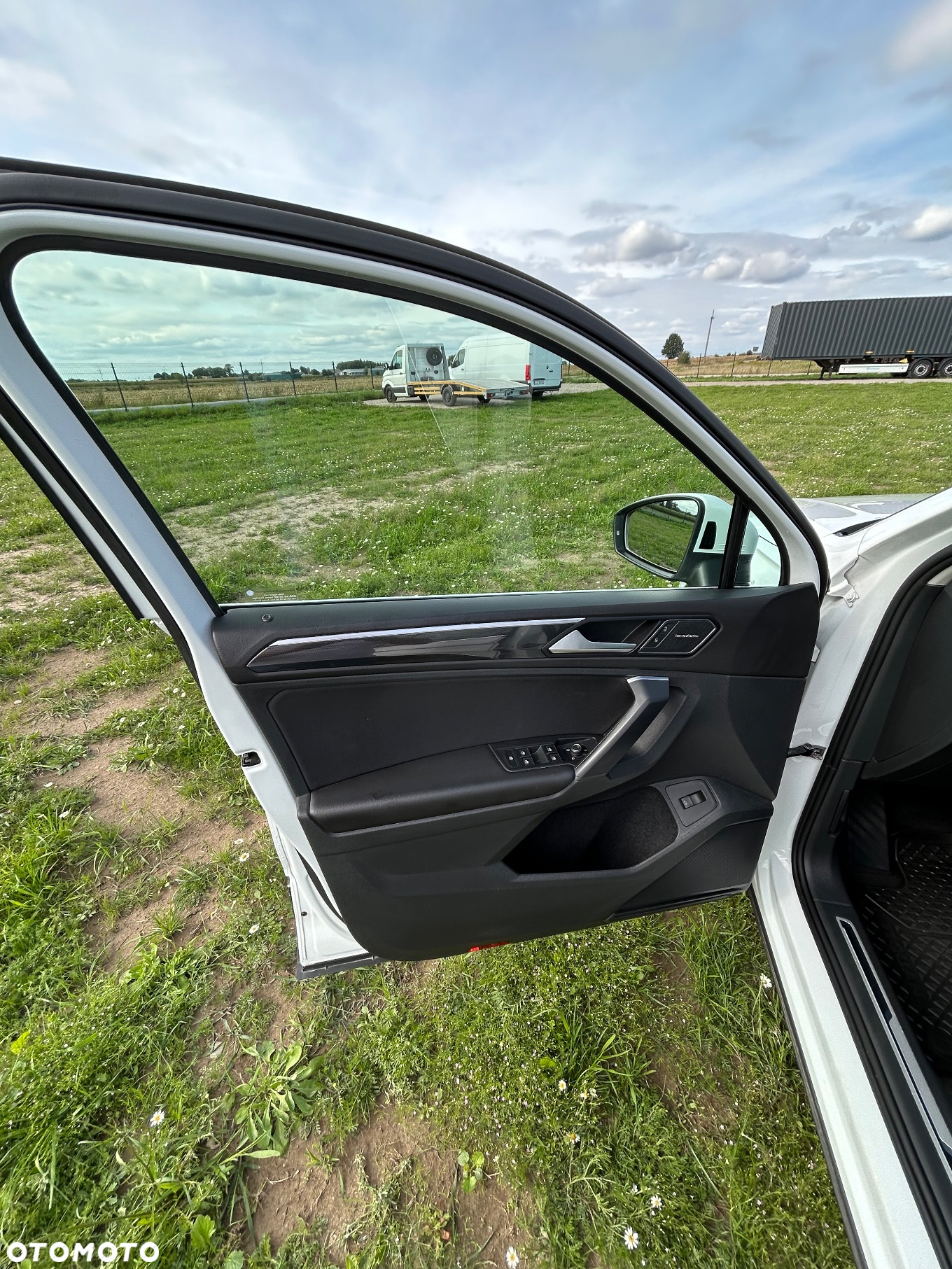 Volkswagen Tiguan 2.0 TDI SCR 4MOTION DSG Elegance - 10