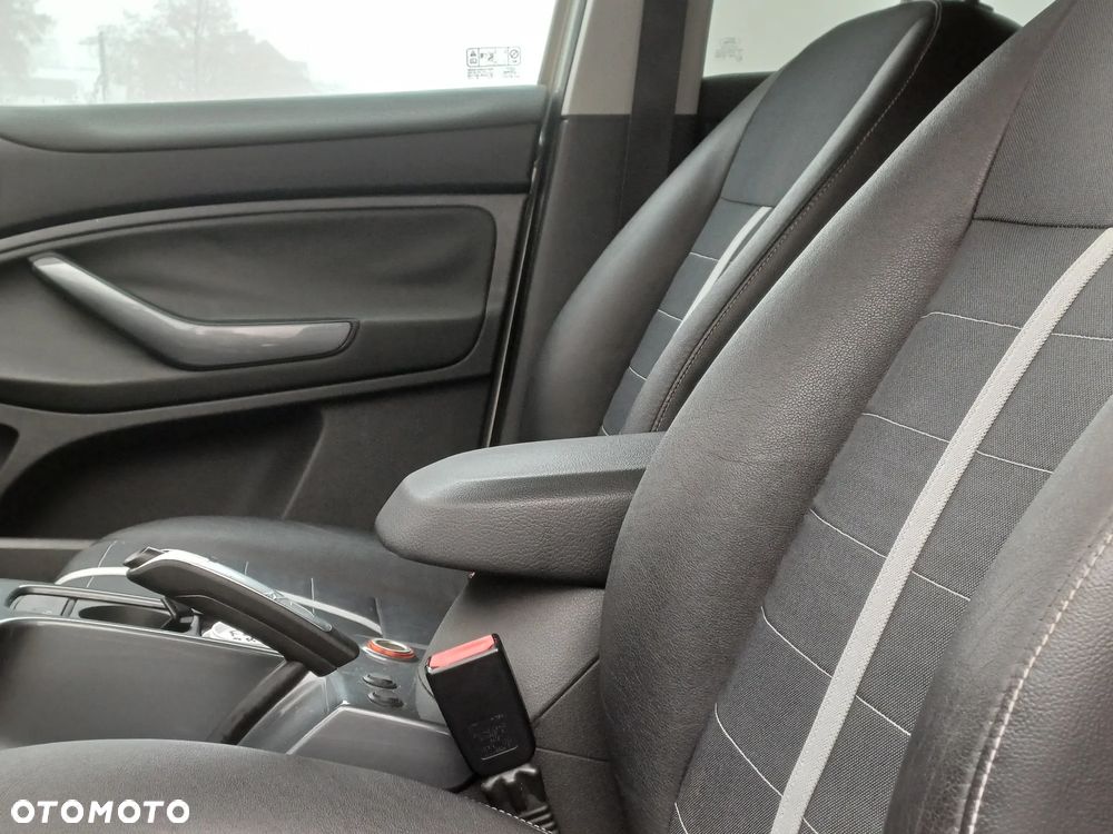 Ford Kuga 2.0 TDCi 4x4 Titanium - 6