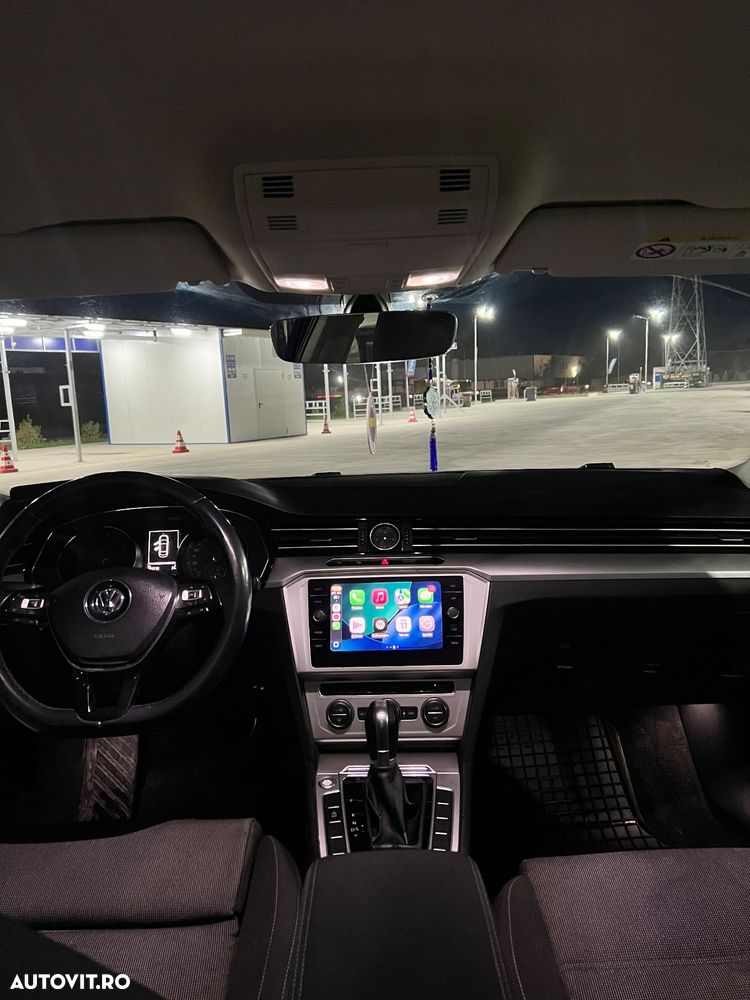 Volkswagen Passat - 12