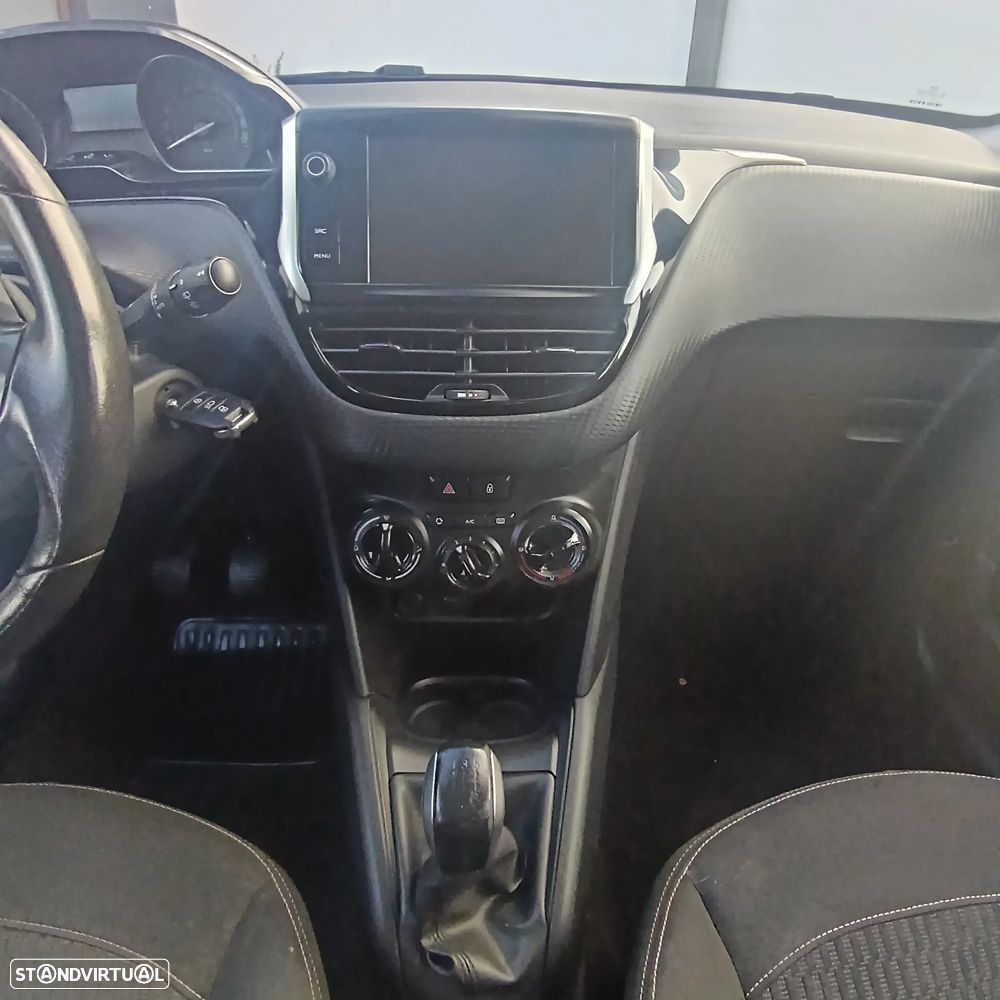 Peugeot 208 1.2 PureTech Style - 20