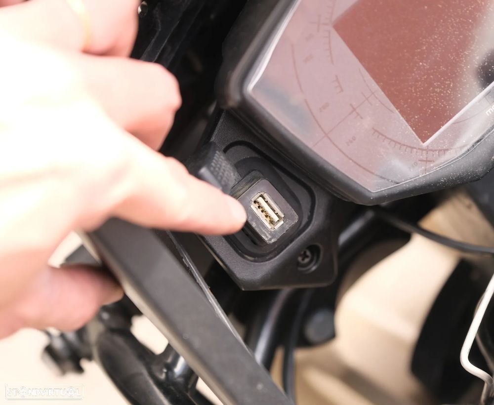 Moto Guzzi V85 V85TT Travel E4 + 5000€ acessórios - 16