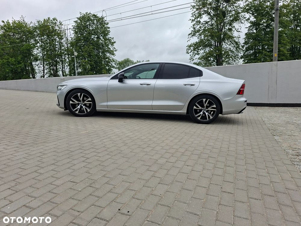 Volvo S60 T4 R-Design - 3