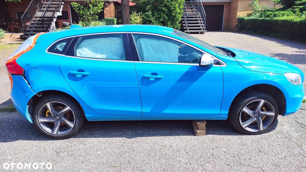 Volvo V40 D2 R-Design - 4