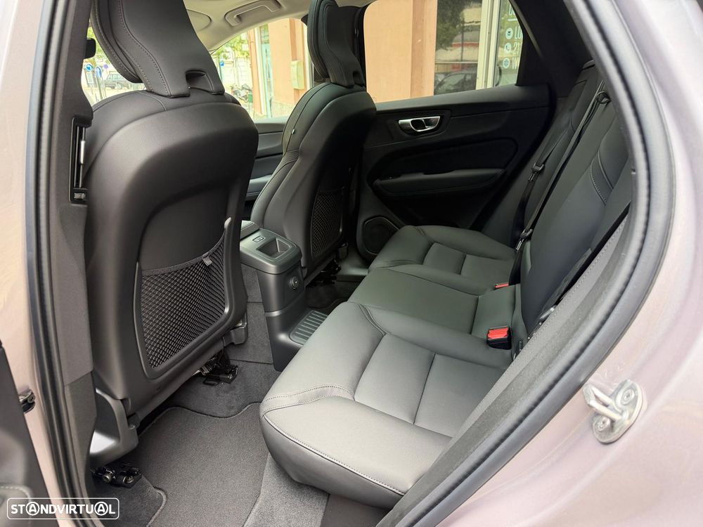 Volvo XC 60 2.0 T6 PHEV Plus Bright AWD - 34