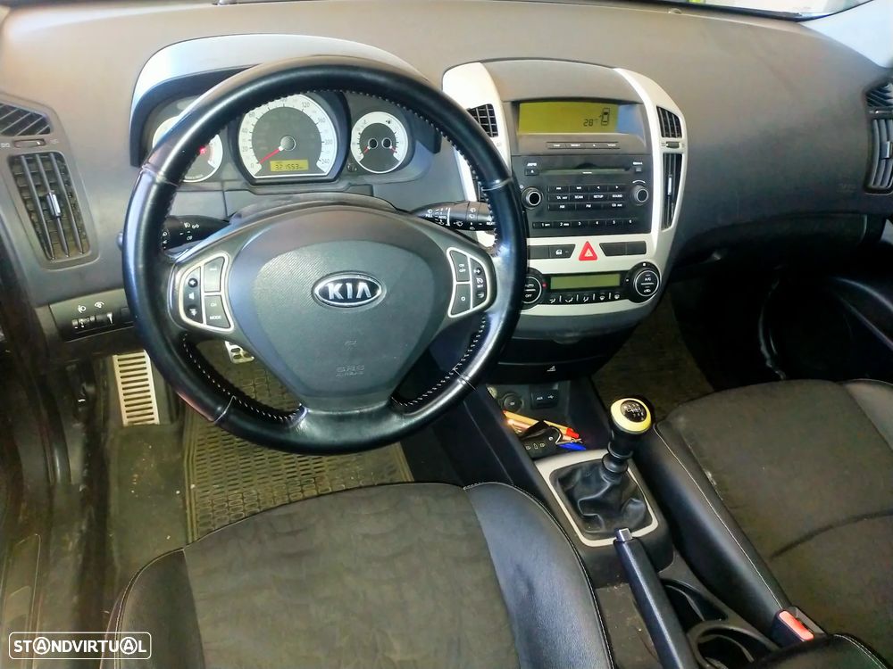 Kia Ceed S Coupé 1.6 CRDi EX - 2