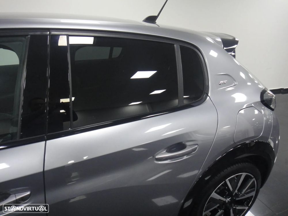 Peugeot 208 PureTech 130 EAT8 GT Pack - 8