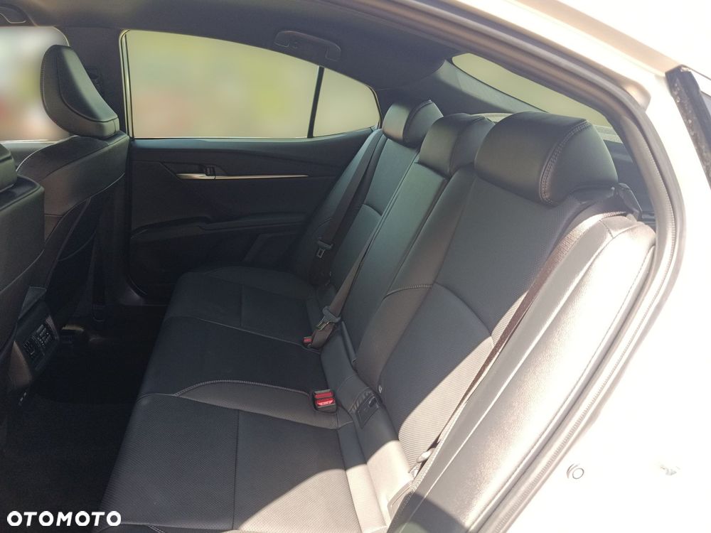 Toyota Camry - 13