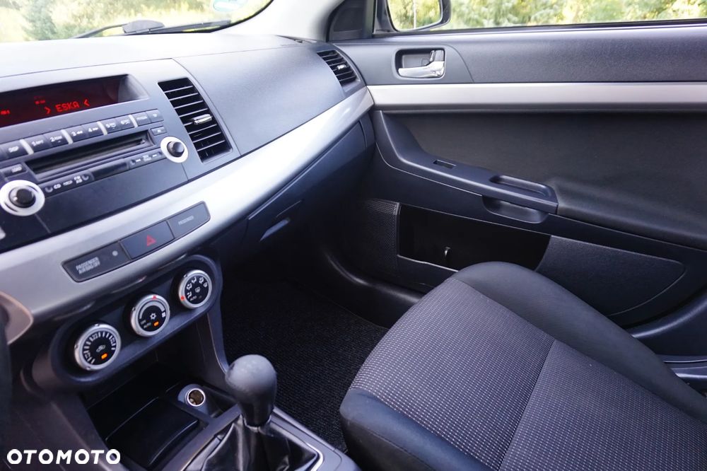 Mitsubishi Lancer - 33