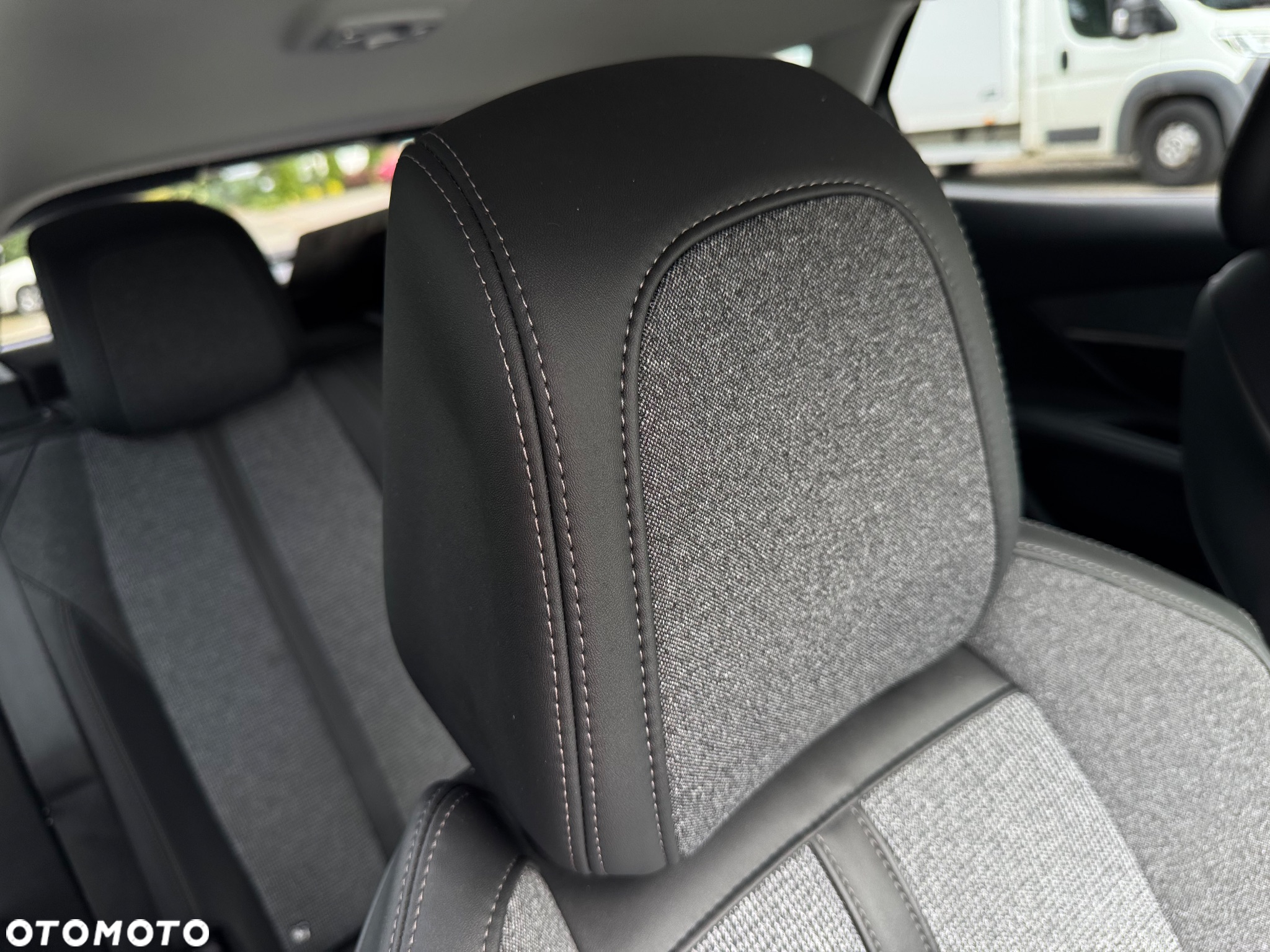 Peugeot 3008 1.5 BlueHDi GT Pack S&S EAT8 - 26