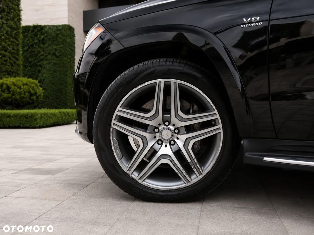 Mercedes-Benz GL 63 AMG - 11