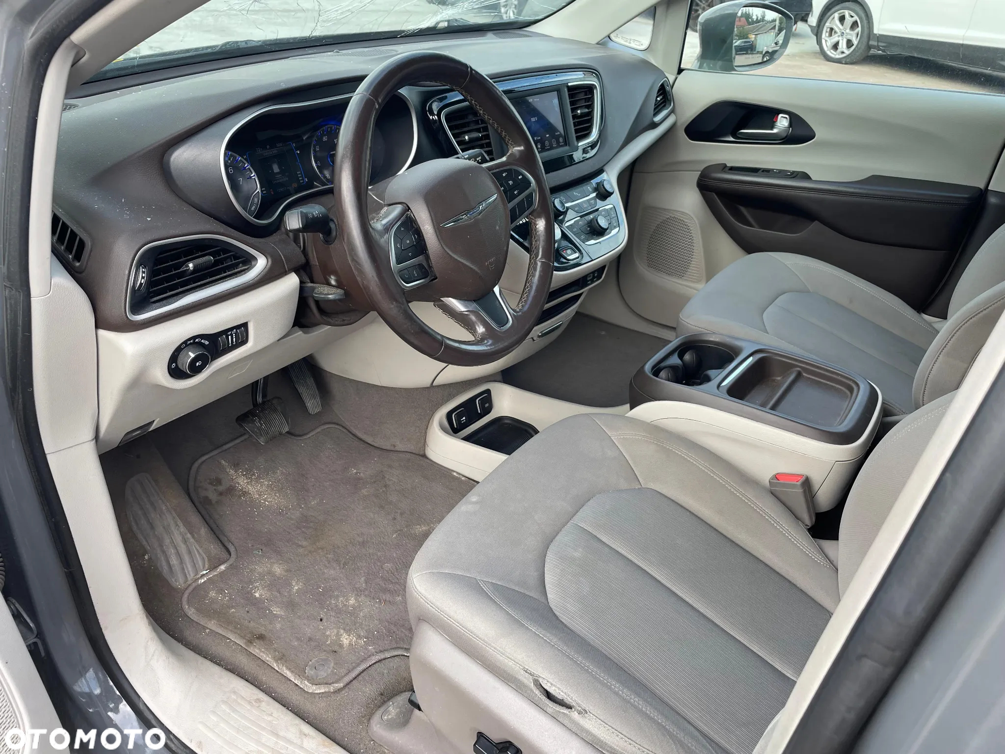 Chrysler Pacifica - 18