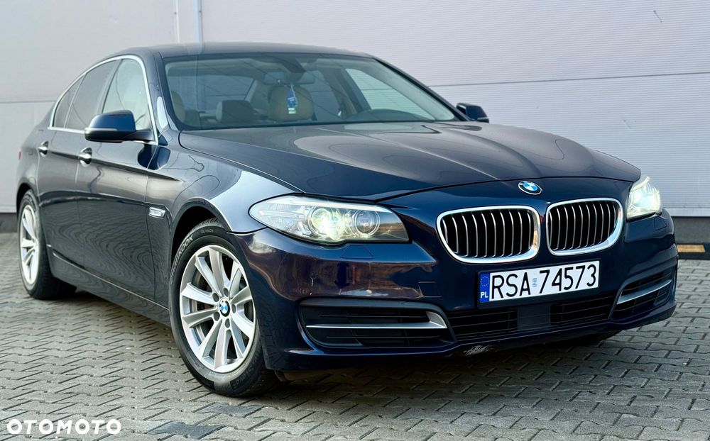BMW Seria 5 528i xDrive Sport-Aut Luxury Line - 3
