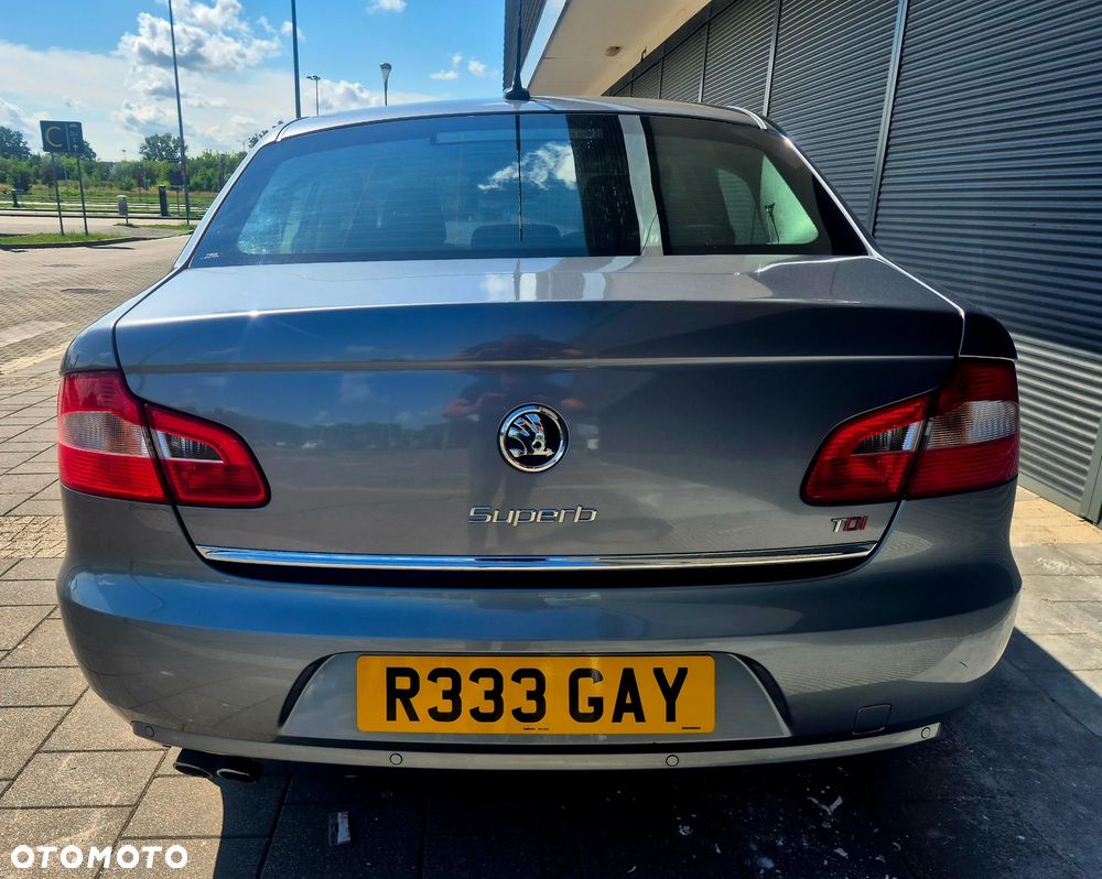 Skoda Superb 2.0 TDI Elegance DSG - 4