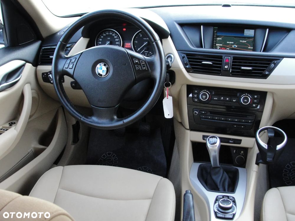 BMW X1 sDrive18d xLine - 6