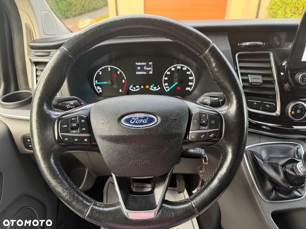 Ford Tourneo Custom 2.0 EcoBlue L1 Titanium - 25