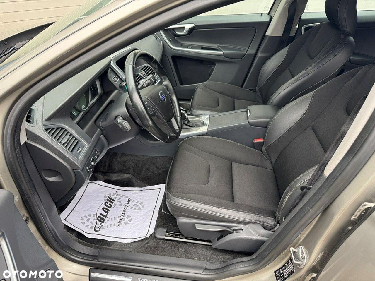 Volvo XC 60 - 6