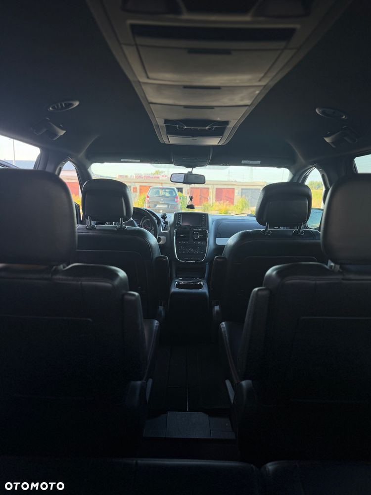 Dodge Grand Caravan - 6