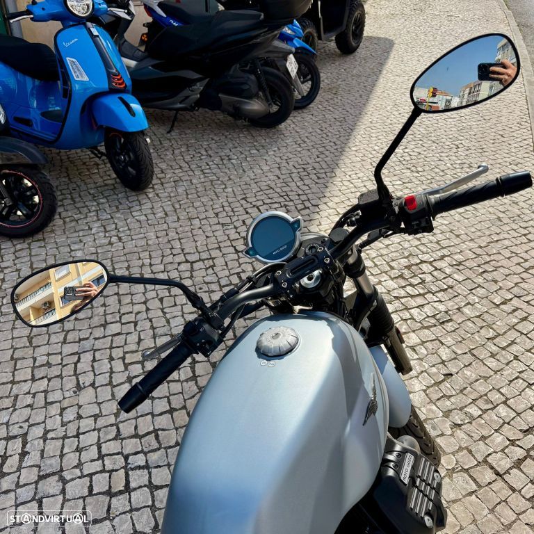 Moto Guzzi V7 Stone - 14
