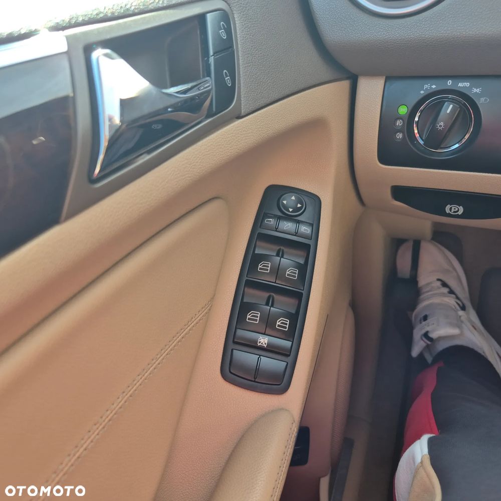 Mercedes-Benz ML - 17