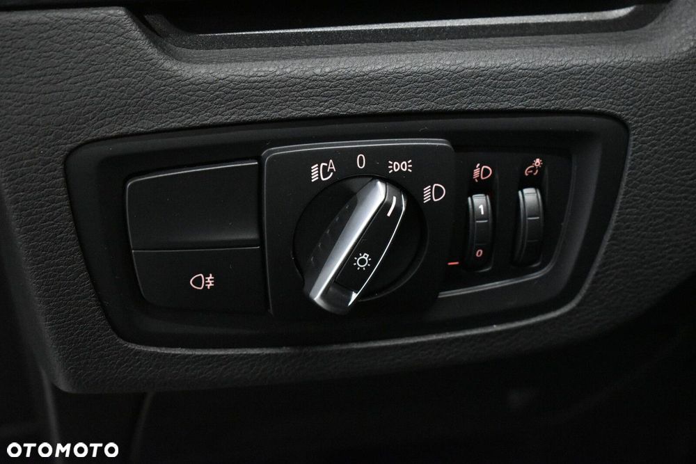 BMW X1 sDrive18i Business Edition - 10